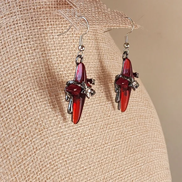 Whimsigoth Red Resin And Metal Star Earrings - Picture 6 of 9